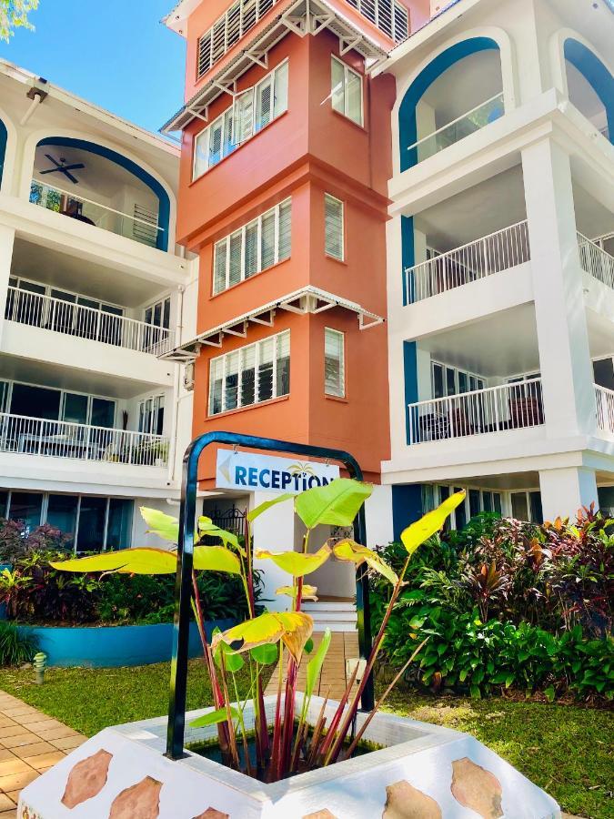 Beachview Apartments At Villa Paradiso Палм-Коув Экстерьер фото