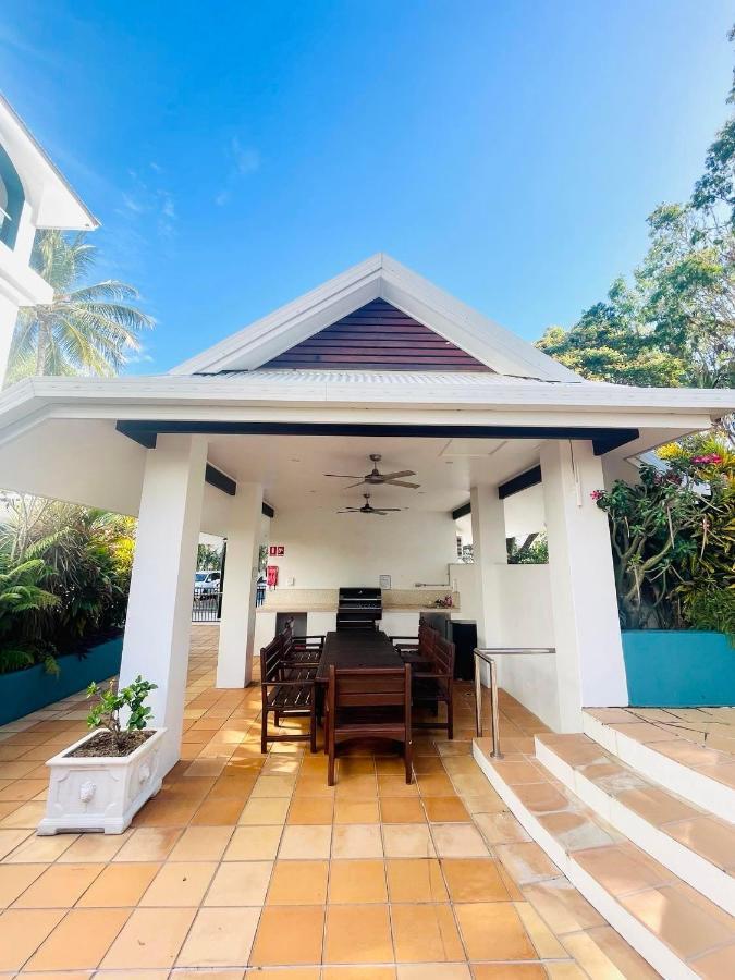 Beachview Apartments At Villa Paradiso Палм-Коув Экстерьер фото